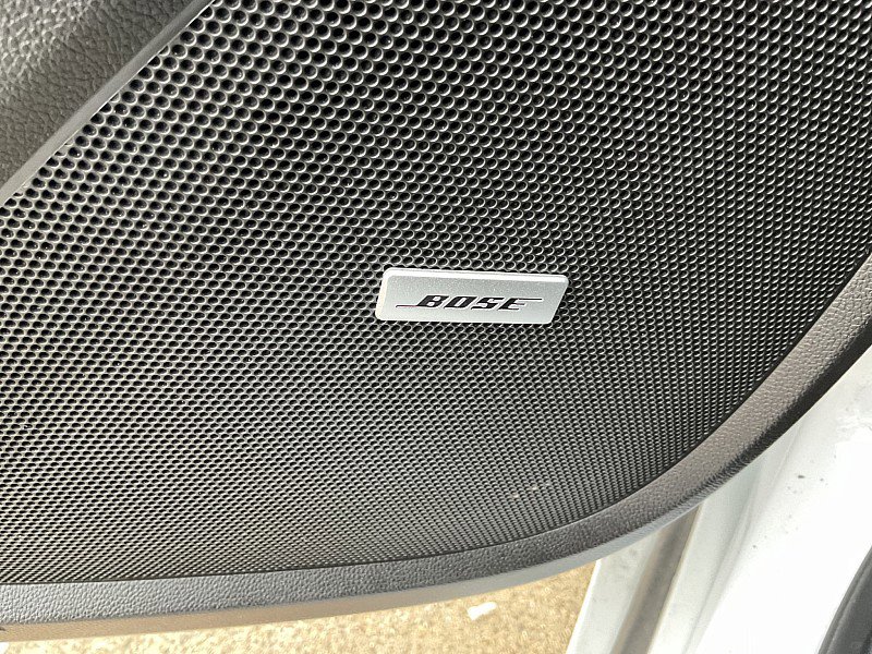 Used 2023 Chevrolet Traverse Premier image 32