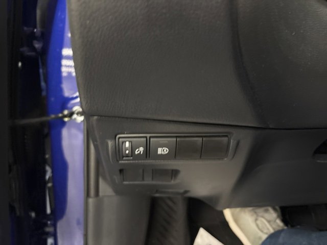 Certified 2024 Toyota Corolla Cross LE image 24