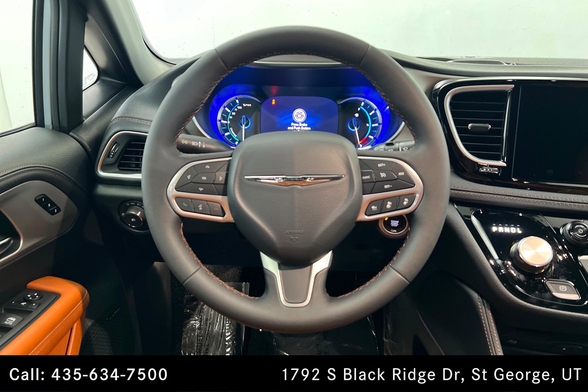 Used 2026 Chrysler Pacifica Pinnacle FWD image 12
