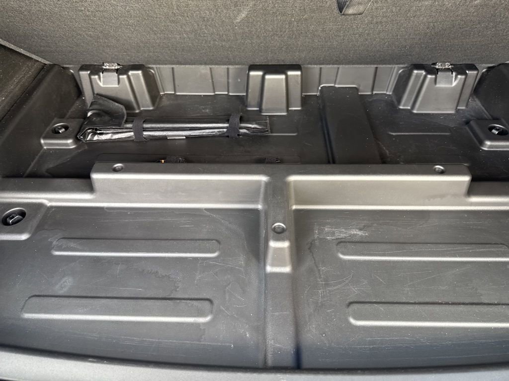 Used 2023 Chevrolet Suburban Premier image 44