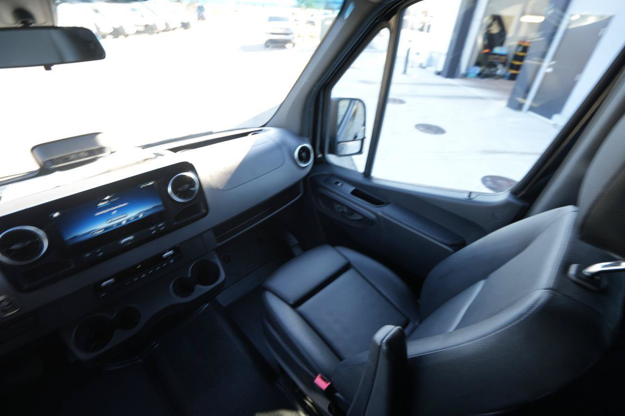 Used 2025 Mercedes-Benz Sprinter 2500 image 23