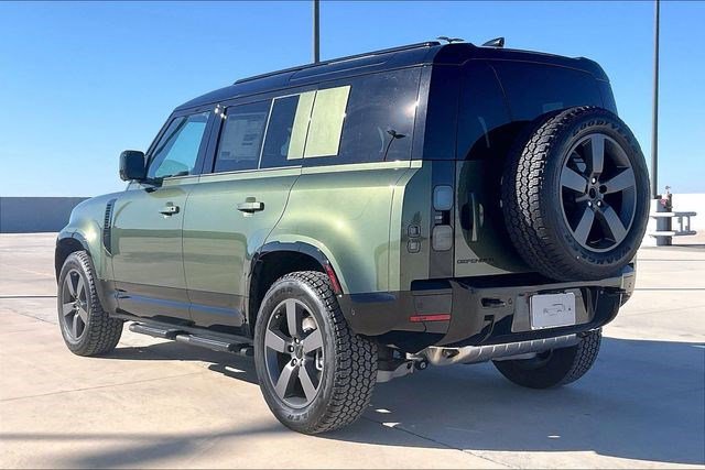 New 2026 Land Rover Defender 110 X-Dynamic SE image 3