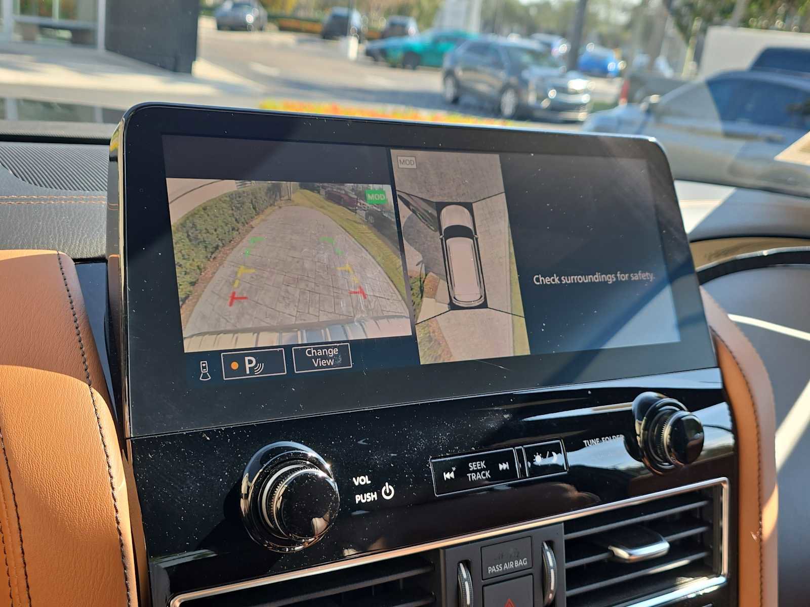 Used 2024 INFINITI QX80 Sensory w/ Cargo Package image 21