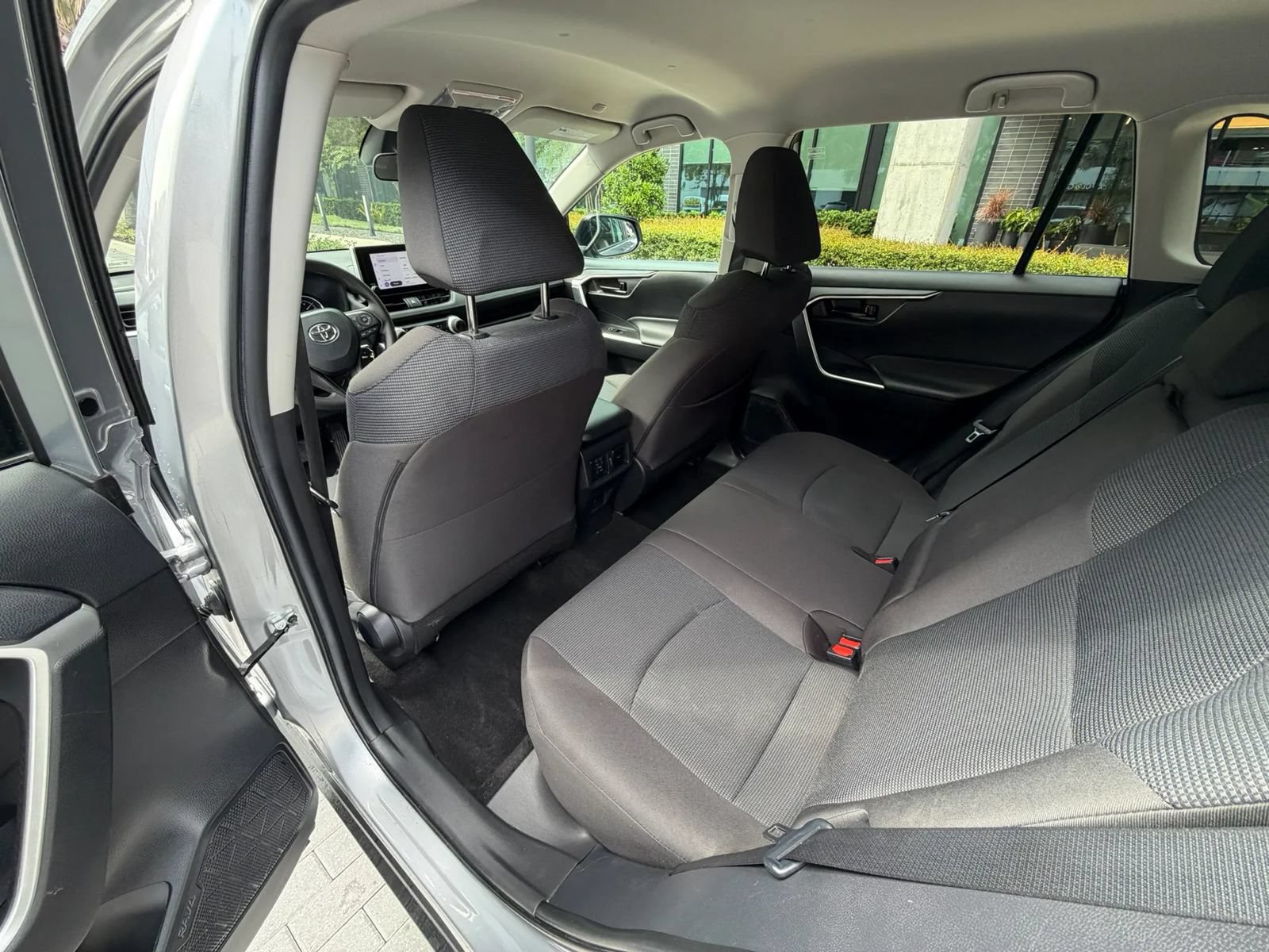 Used 2023 Toyota RAV4 LE FWD image 15
