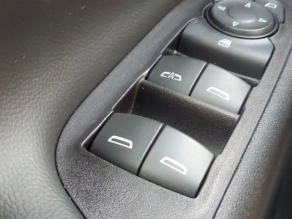 Used 2018 Chevrolet Equinox Premier image 34