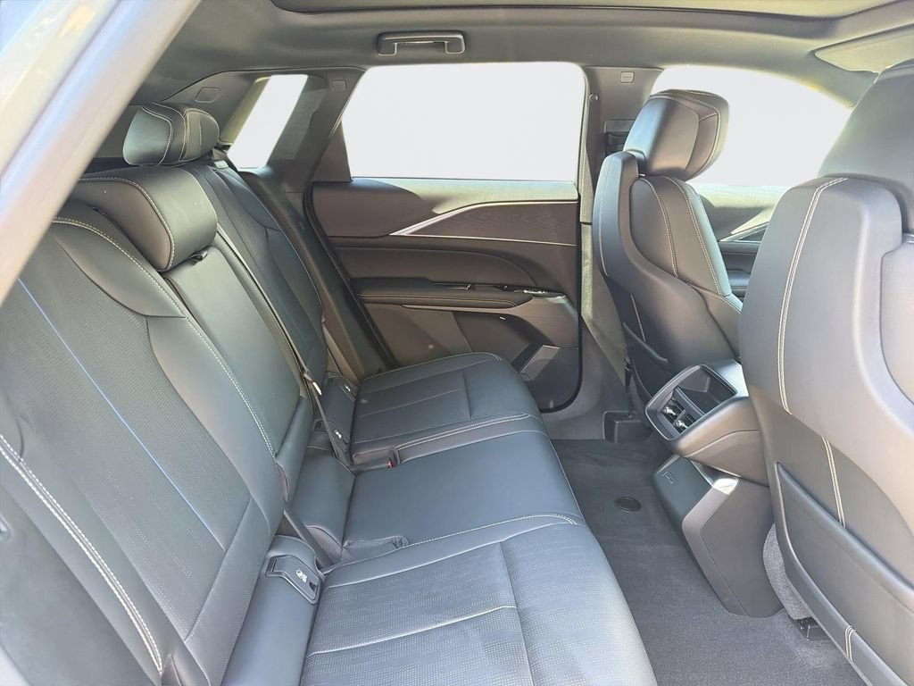Certified 2024 Cadillac Lyriq Sport RWD image 29