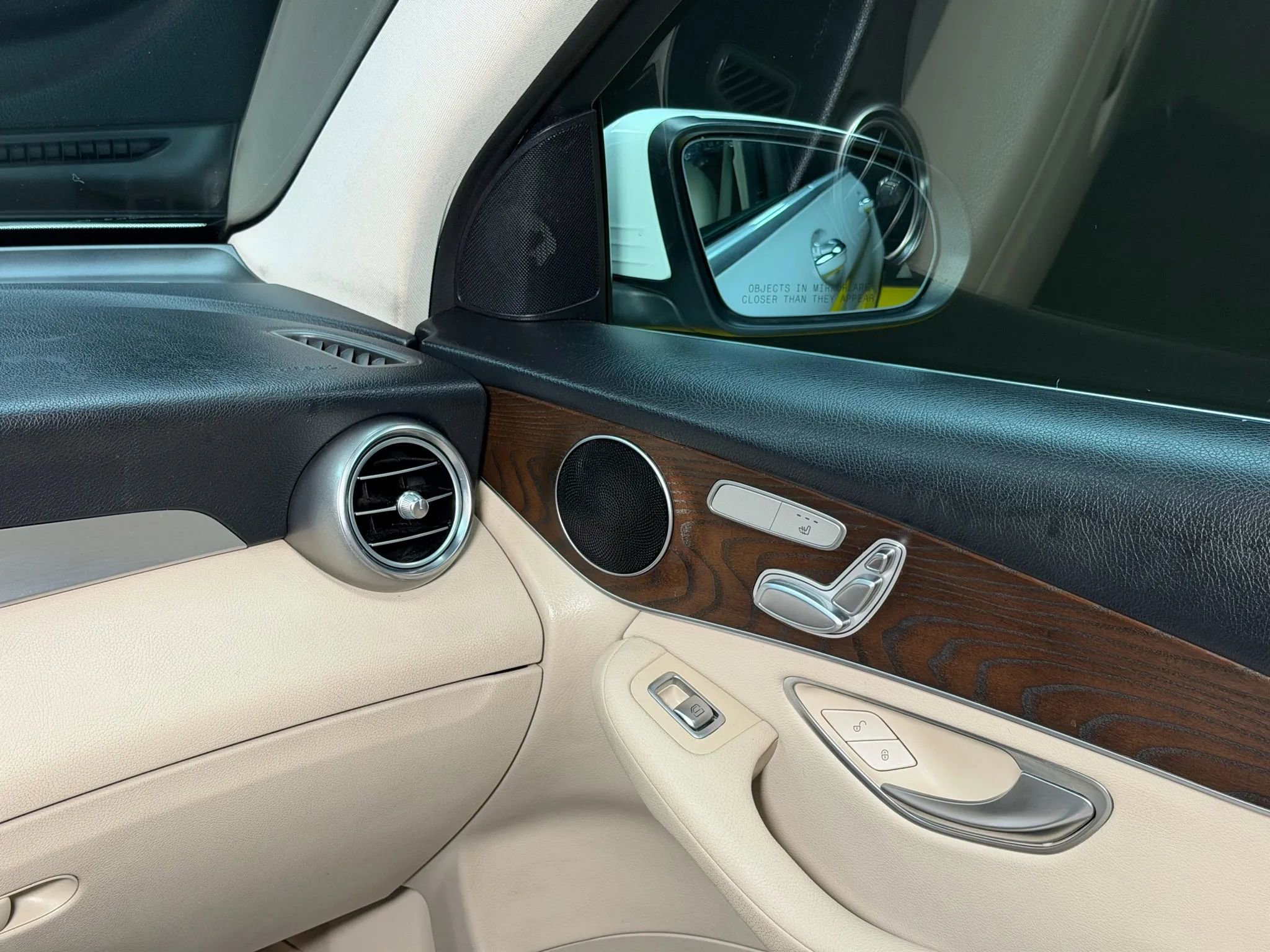 Used 2019 Mercedes-Benz GLC 300 image 26