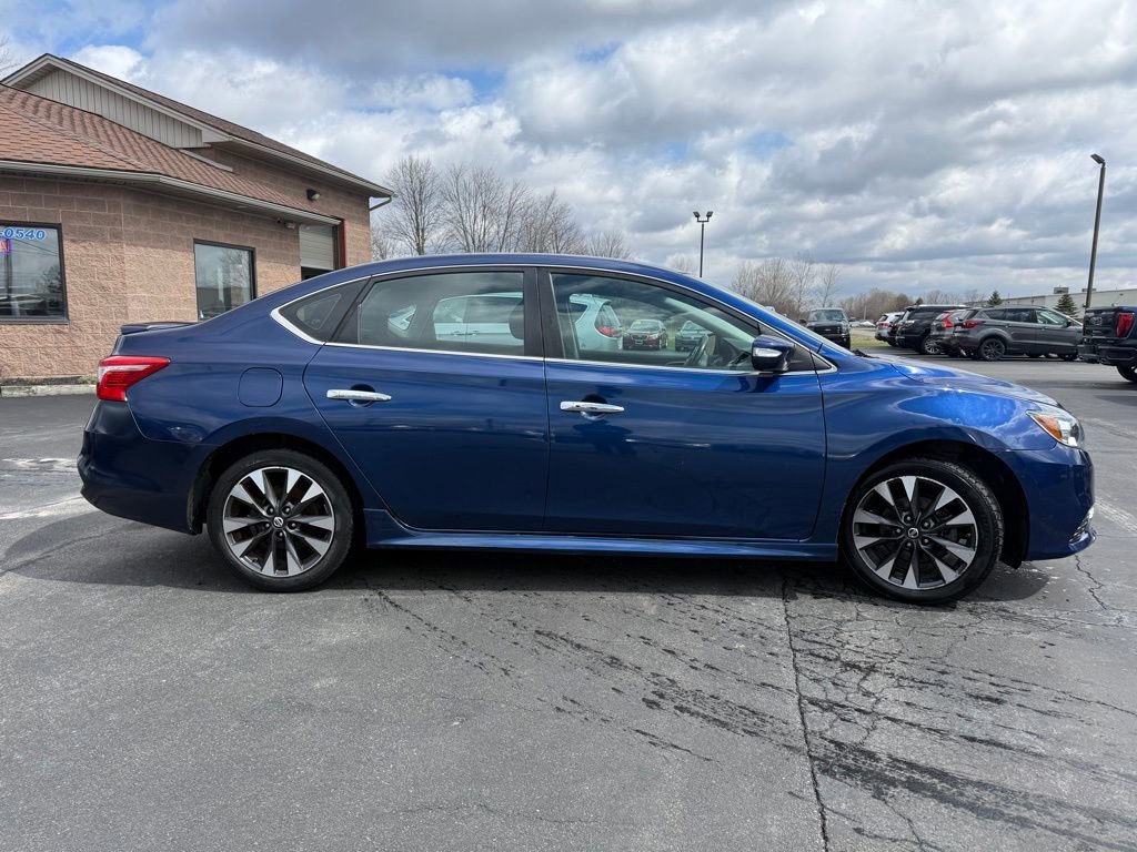 Used 2016 Nissan Sentra SR w/ Driver's Assist Package FWD image 4