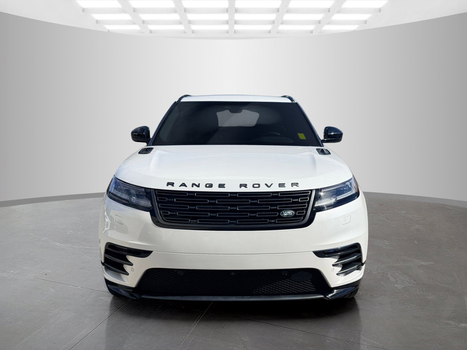 Used 2026 Land Rover Range Rover Velar Dynamic SE AWD/4WD image 2