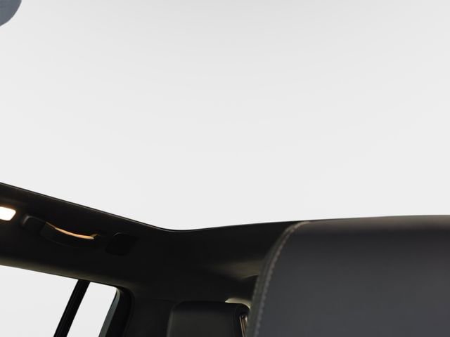 Used 2024 Rivian R1S Adventure image 33