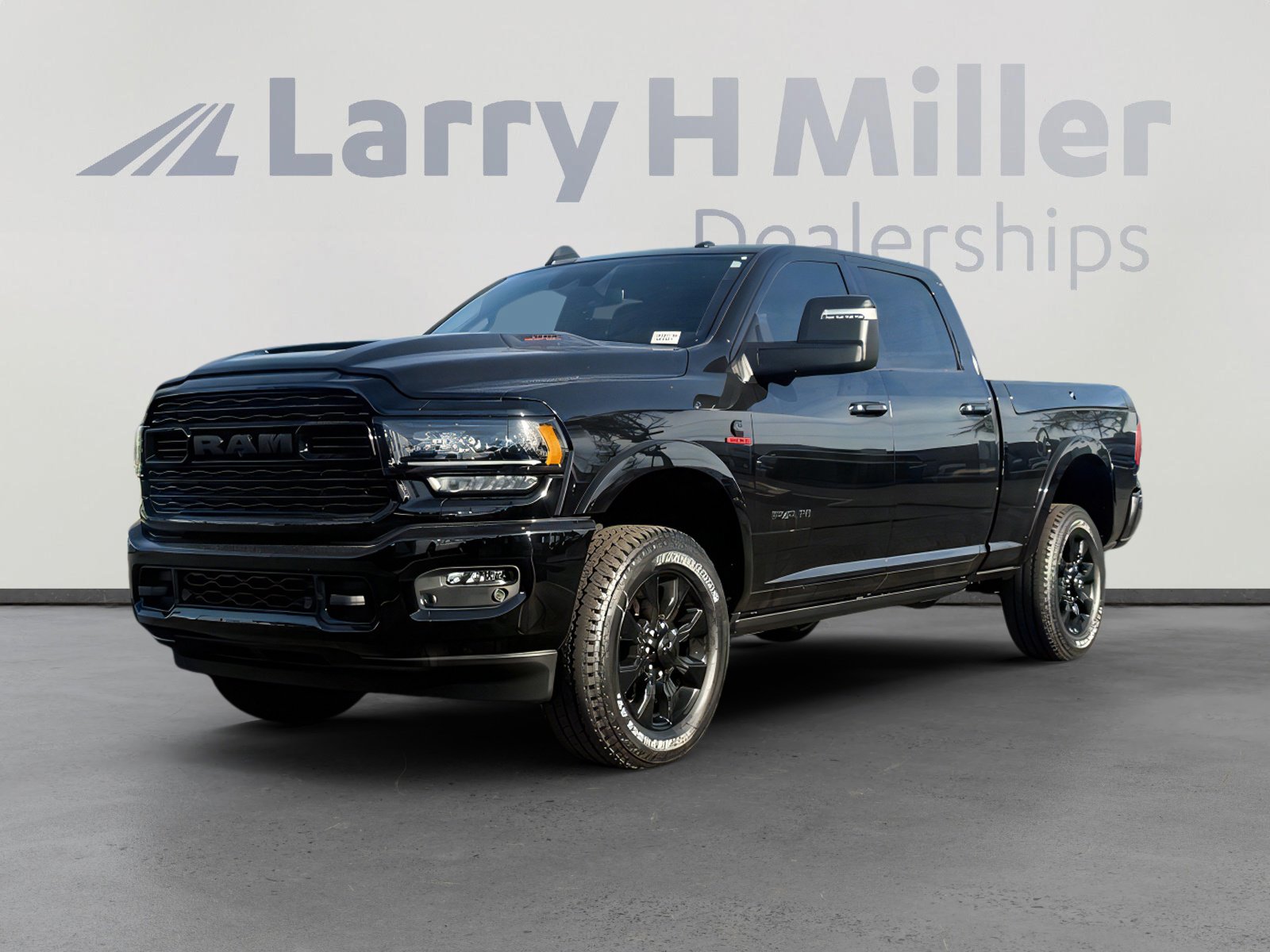 Used 2024 RAM 2500 Limited AWD/4WD image 1
