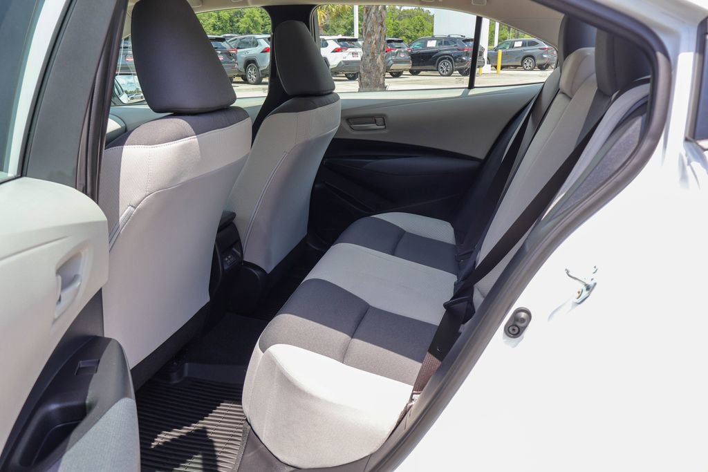 Used 2025 Toyota Corolla LE FWD image 10