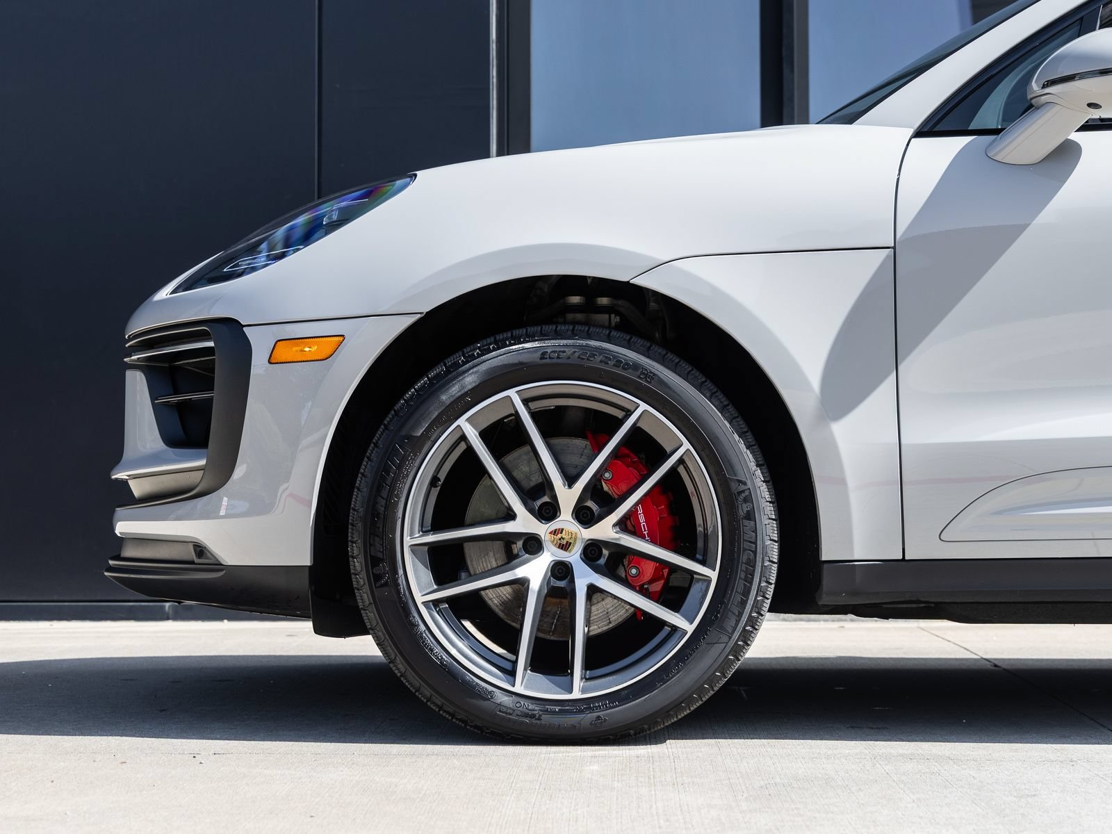 Certified 2024 Porsche Macan S AWD/4WD image 13