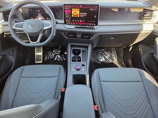 New 2026 Volkswagen Tiguan SE R-Line FWD image 14