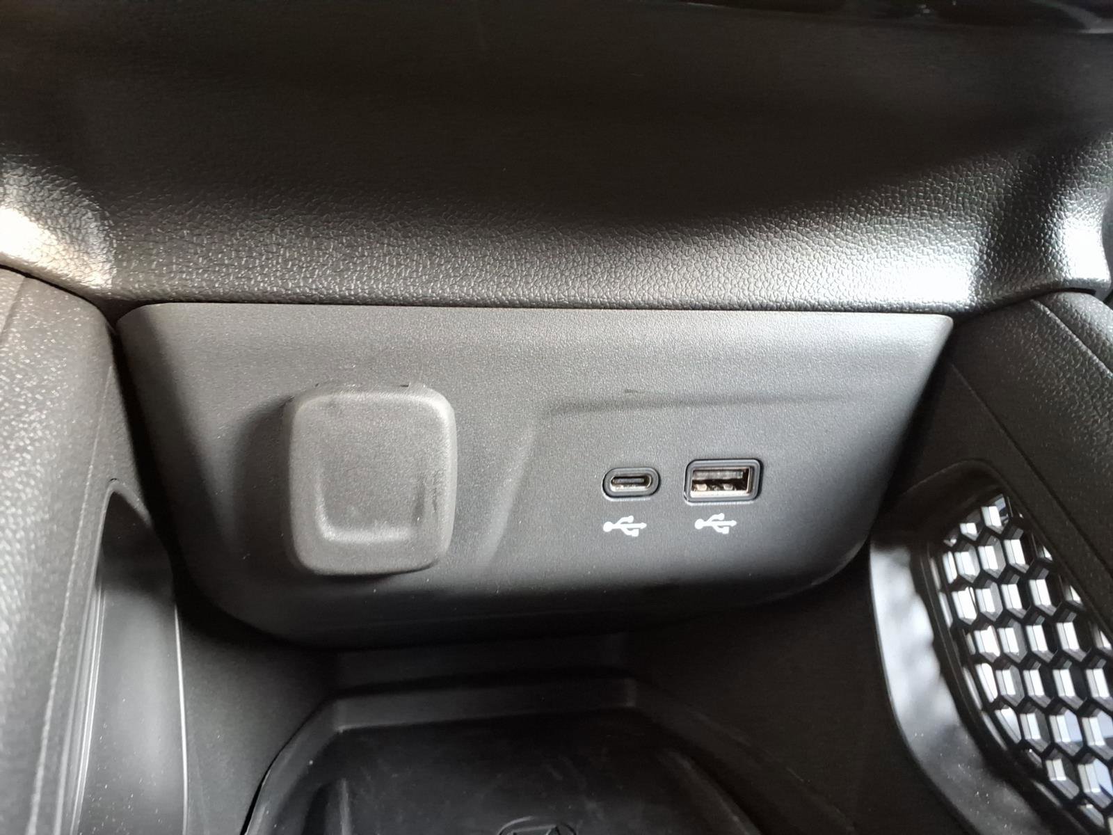 Certified 2025 Chevrolet TrailBlazer RS w/ Convenience Package image 23