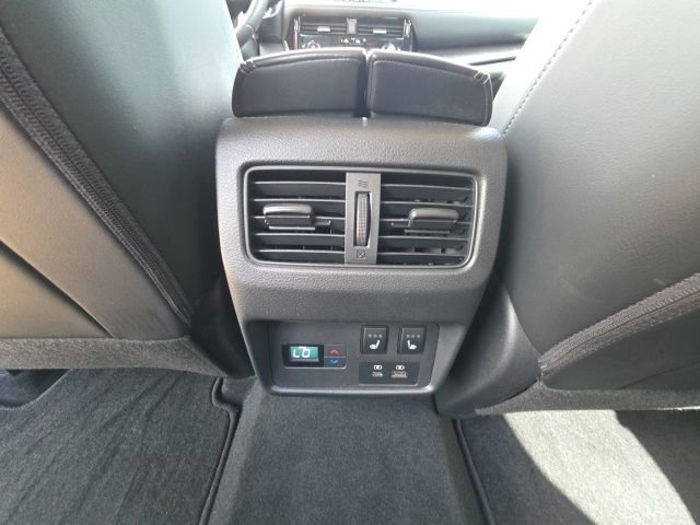 Used 2023 Nissan Rogue Platinum w/ Platinum Premium Package image 25