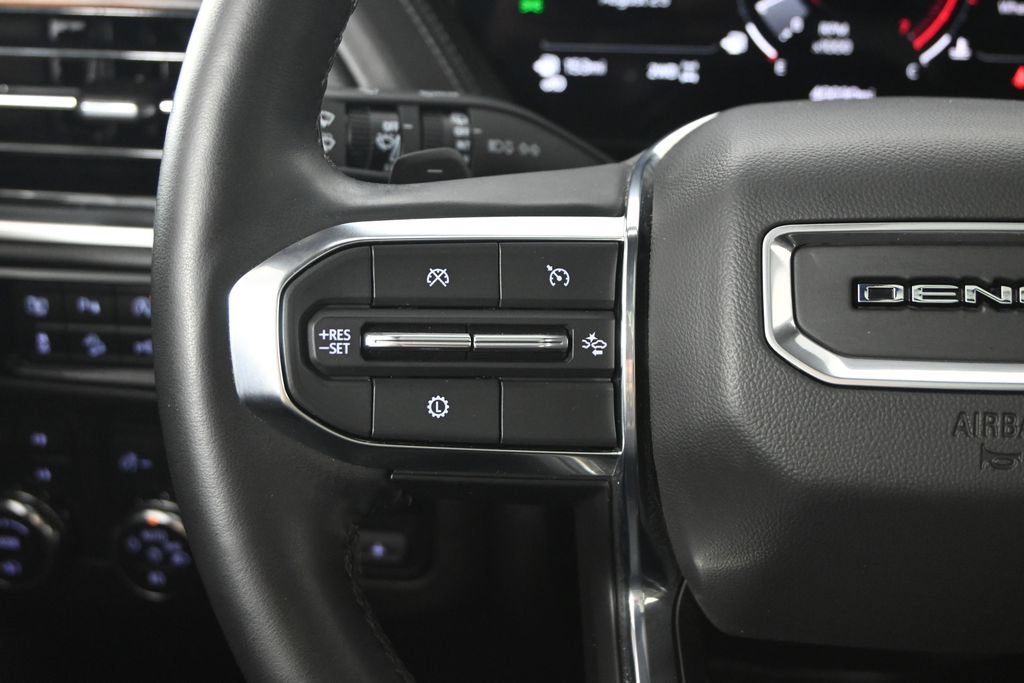 Used 2025 GMC Yukon Denali w/ Sun & Power Step Package AWD/4WD image 37