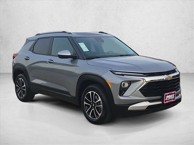 Used 2025 Chevrolet TrailBlazer LT image 3