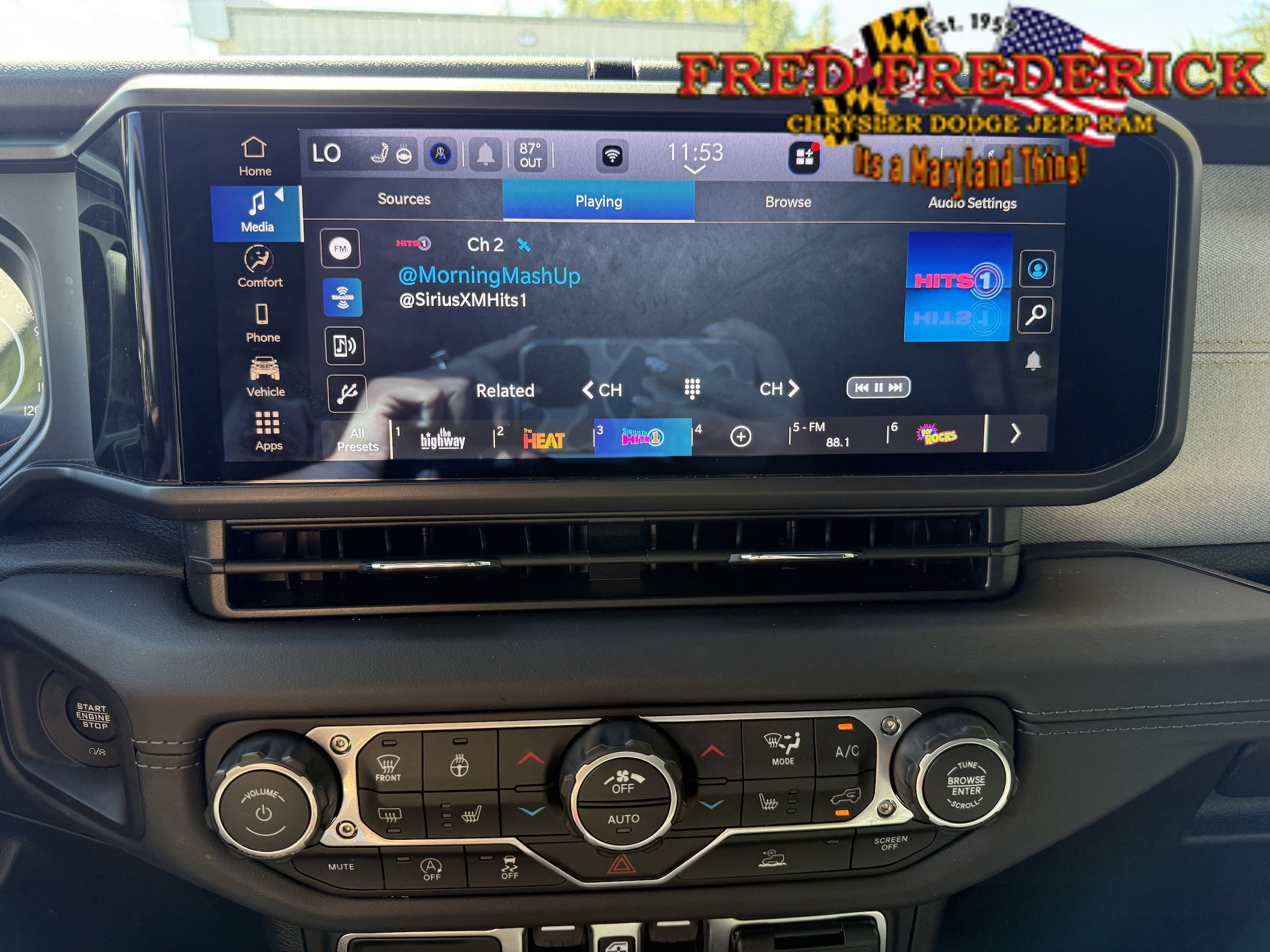 Used 2026 Jeep Wrangler Unlimited Sahara AWD/4WD image 19