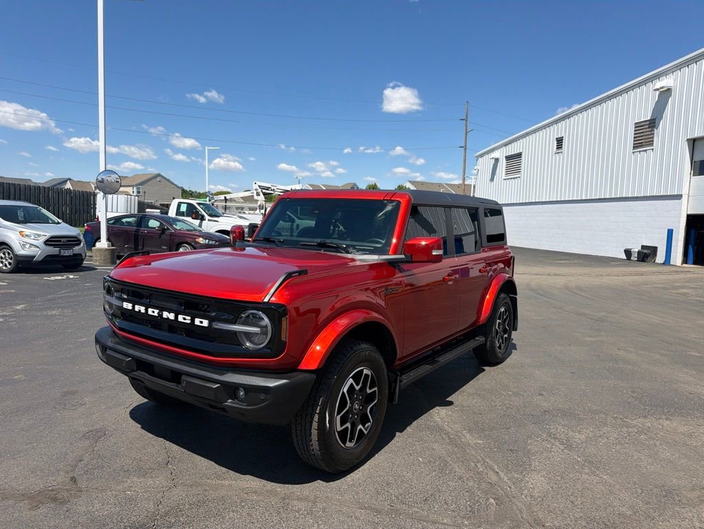 Used 2024 Ford Bronco Outer Banks AWD/4WD image 3