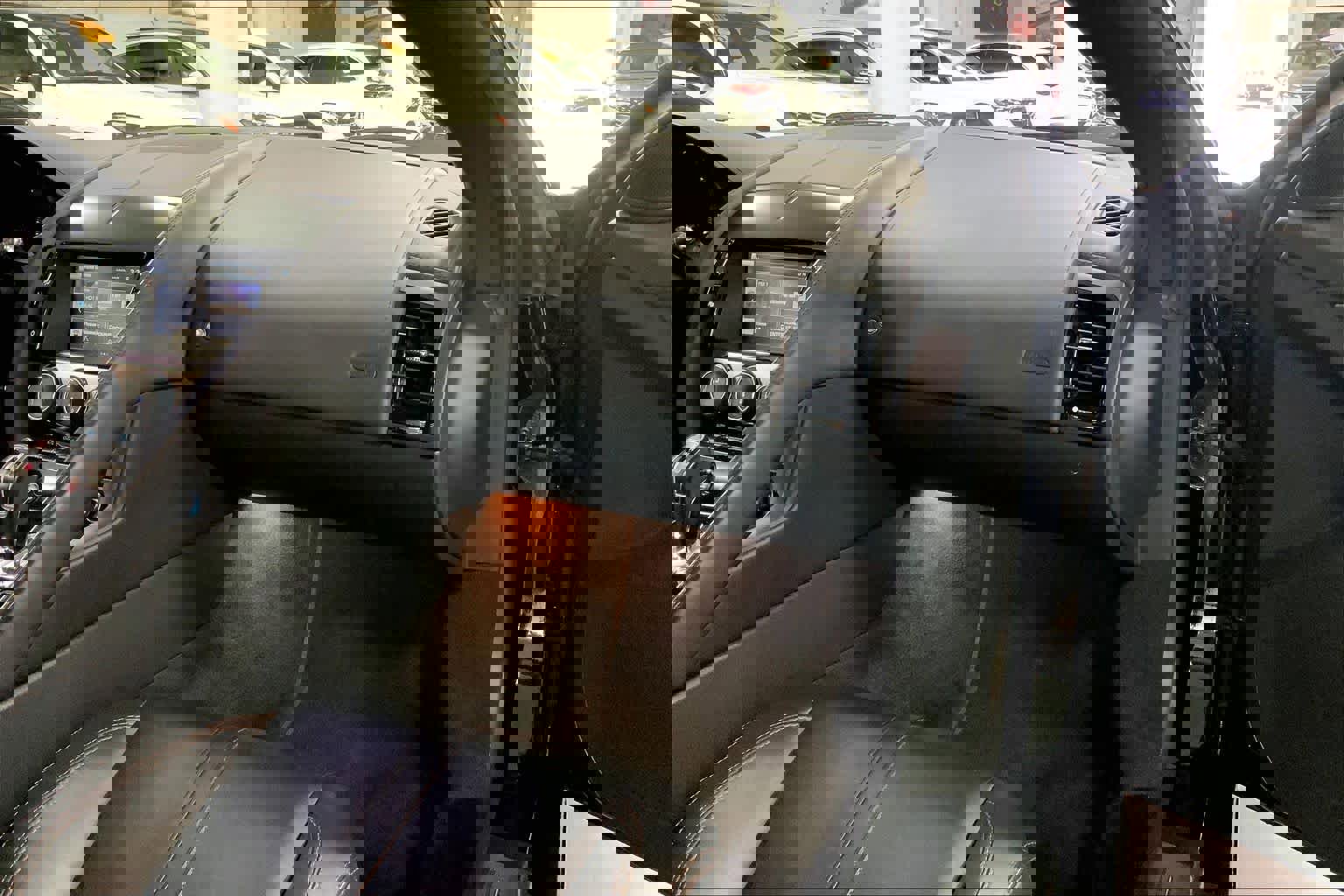 Used 2016 Jaguar F-TYPE Coupe image 33