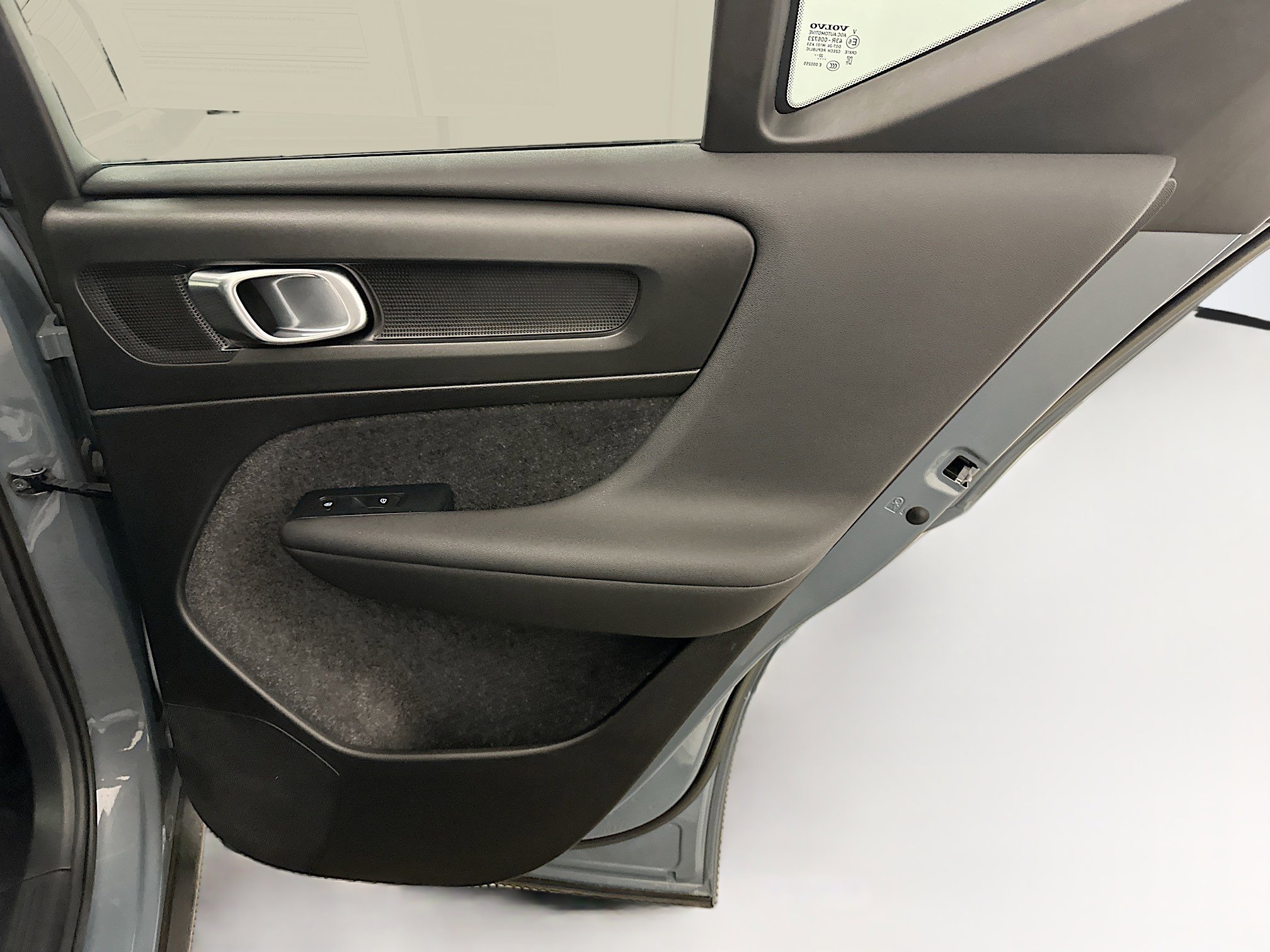 Used 2023 Volvo XC40 Recharge Plus image 33