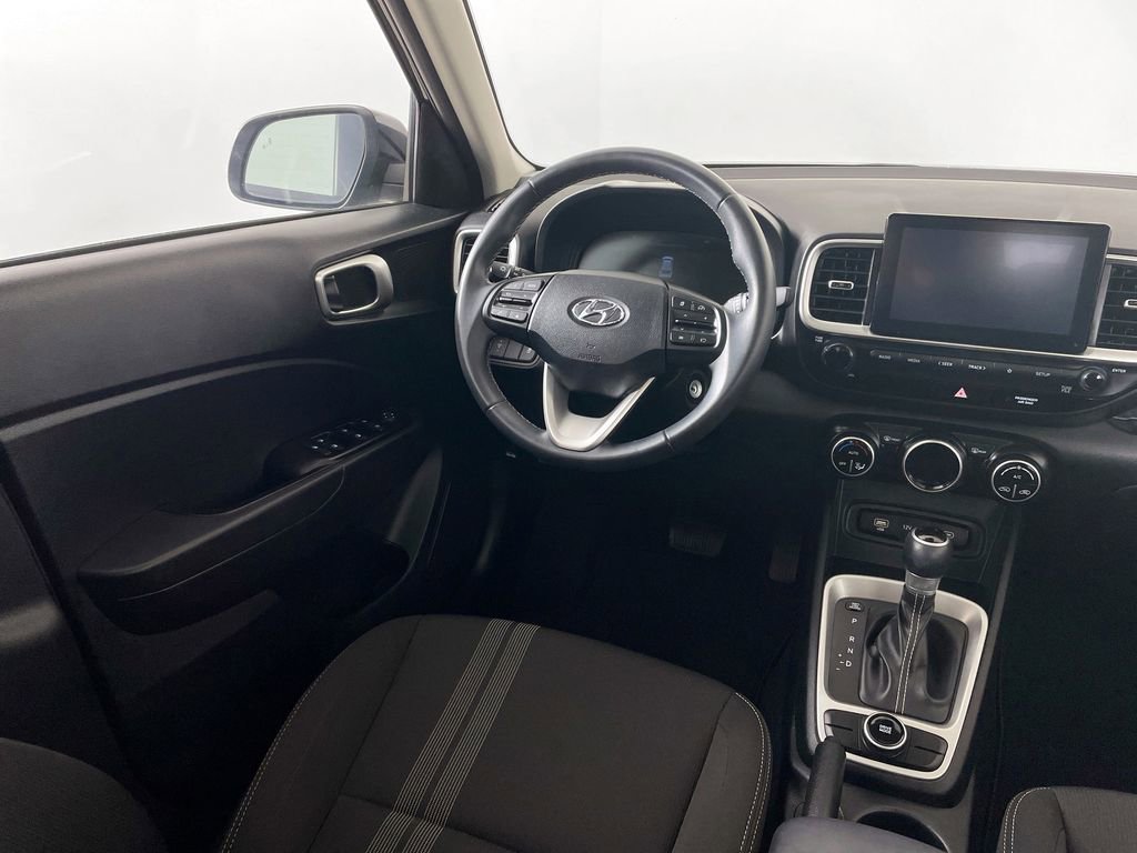 Used 2023 Hyundai Venue SEL image 34