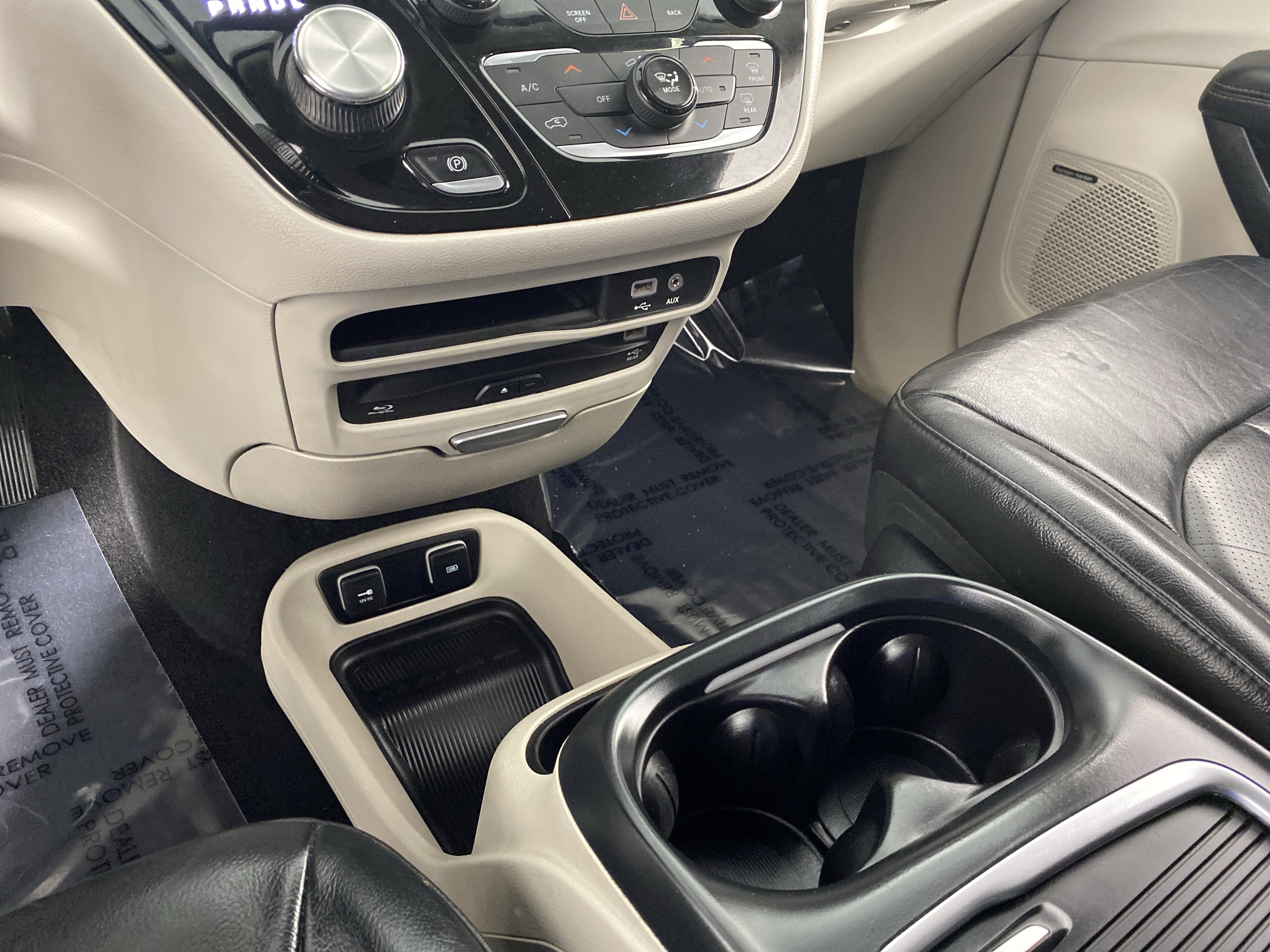 Used 2017 Chrysler Pacifica Touring-L Plus image 30