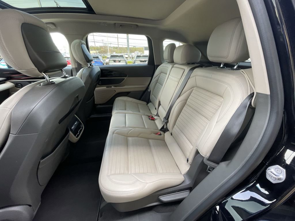 Used 2024 Lincoln Nautilus Reserve w/ Equipment Group 202A AWD/4WD image 25