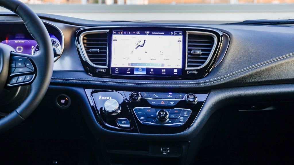 New 2026 Chrysler Pacifica Select w/ S Appearance Package image 14