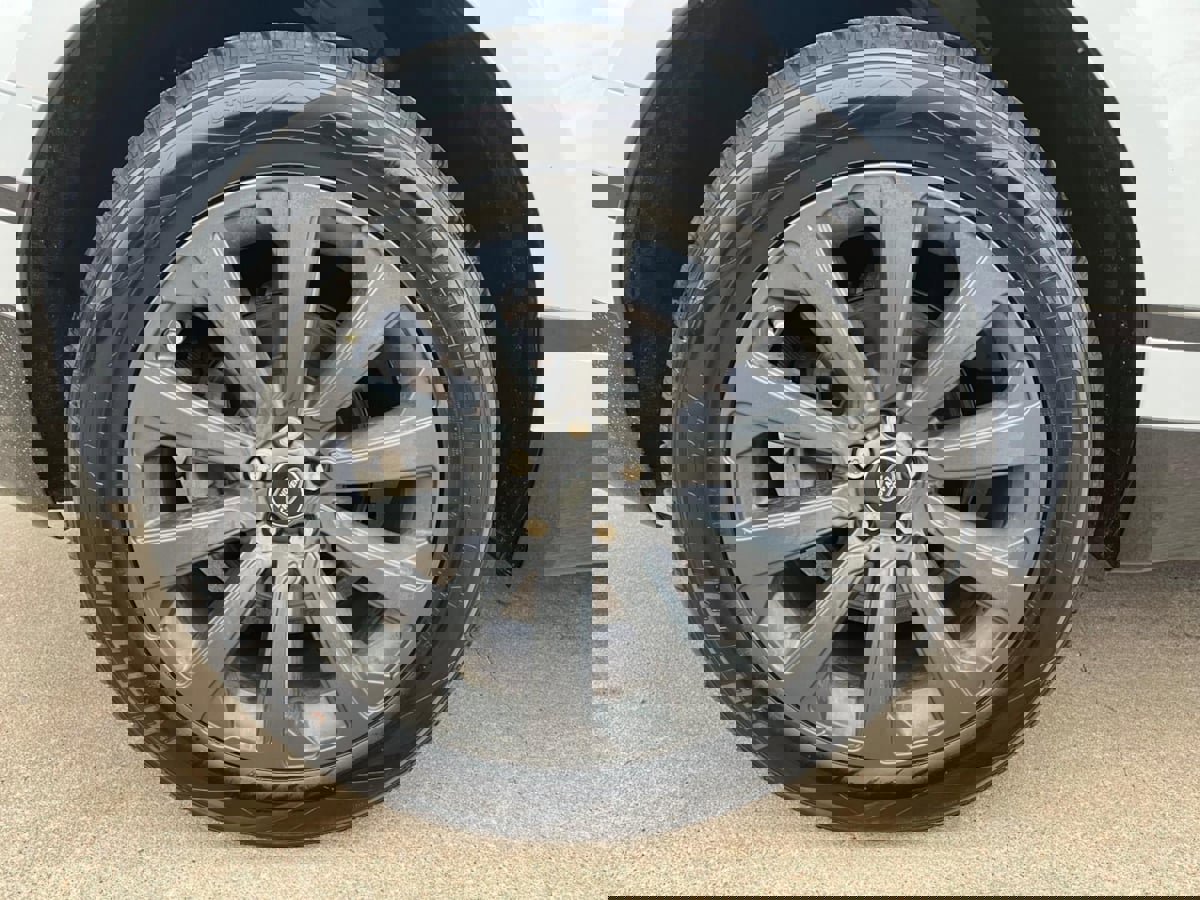 Used 2019 Land Rover Range Rover Velar R-Dynamic SE image 11