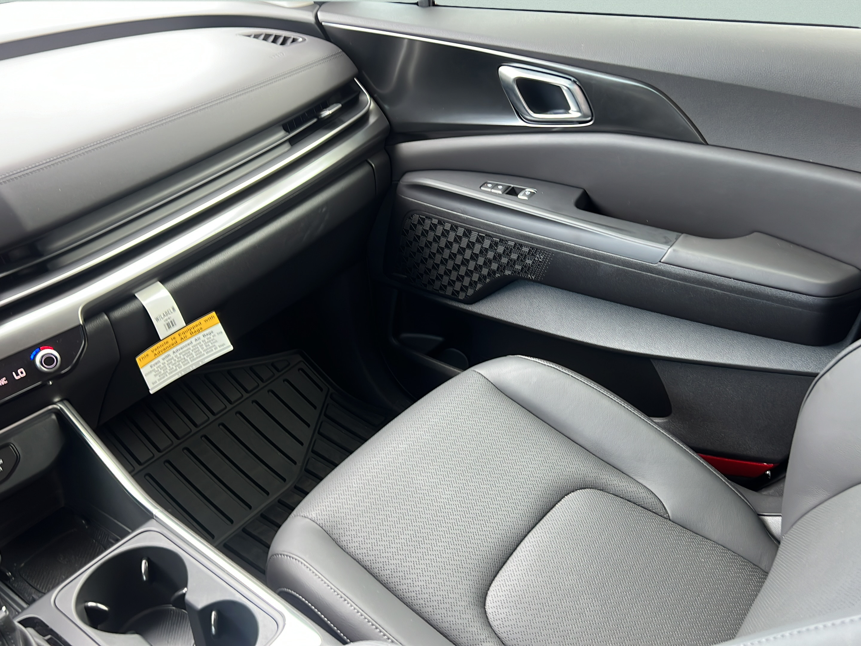 Used 2025 Kia Carnival SX Prestige FWD image 13