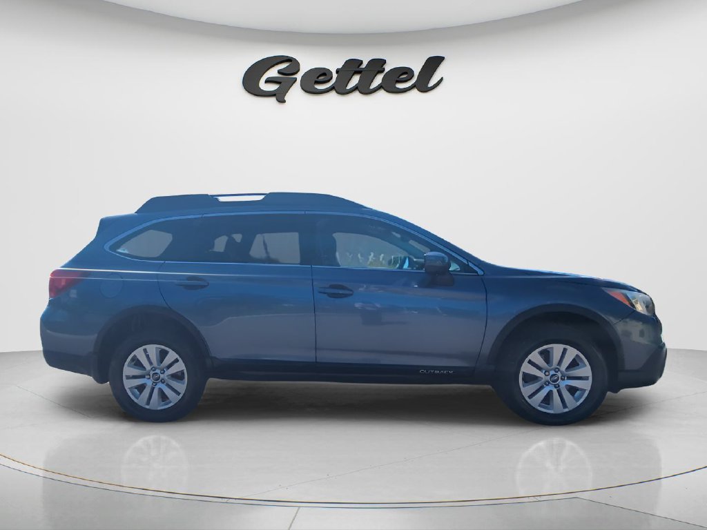 Used 2017 Subaru Outback 2.5i Premium AWD/4WD image 4