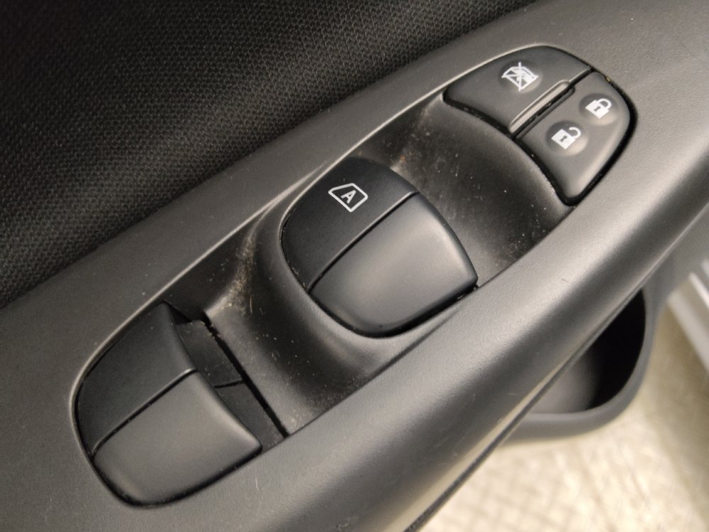 Used 2019 Nissan Sentra SR FWD image 27