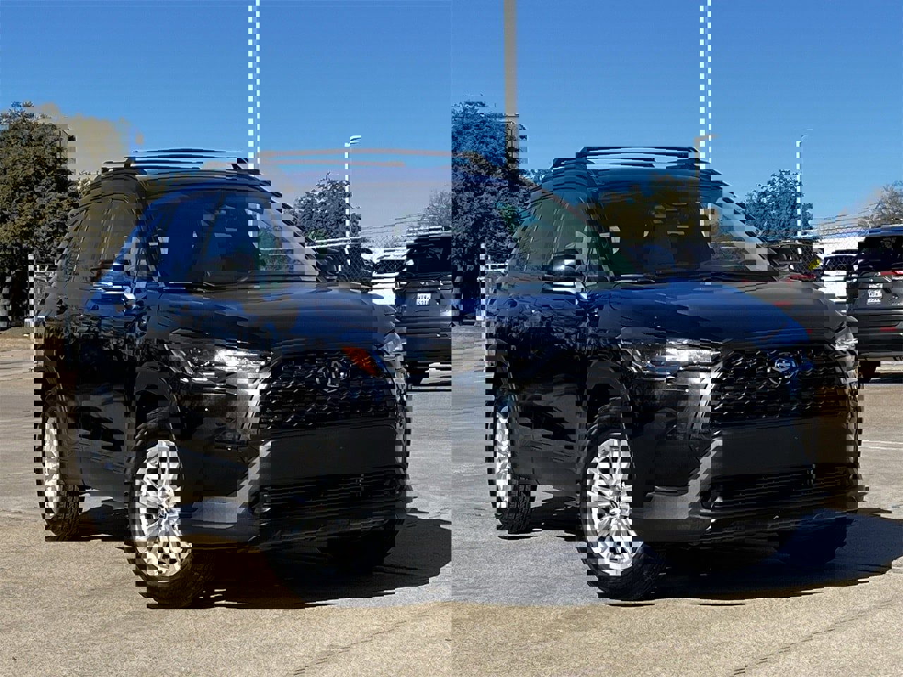 Used 2023 Toyota Corolla Cross LE image 2