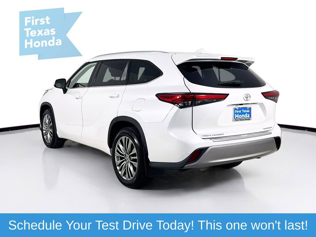 Used 2022 Toyota Highlander Platinum image 5