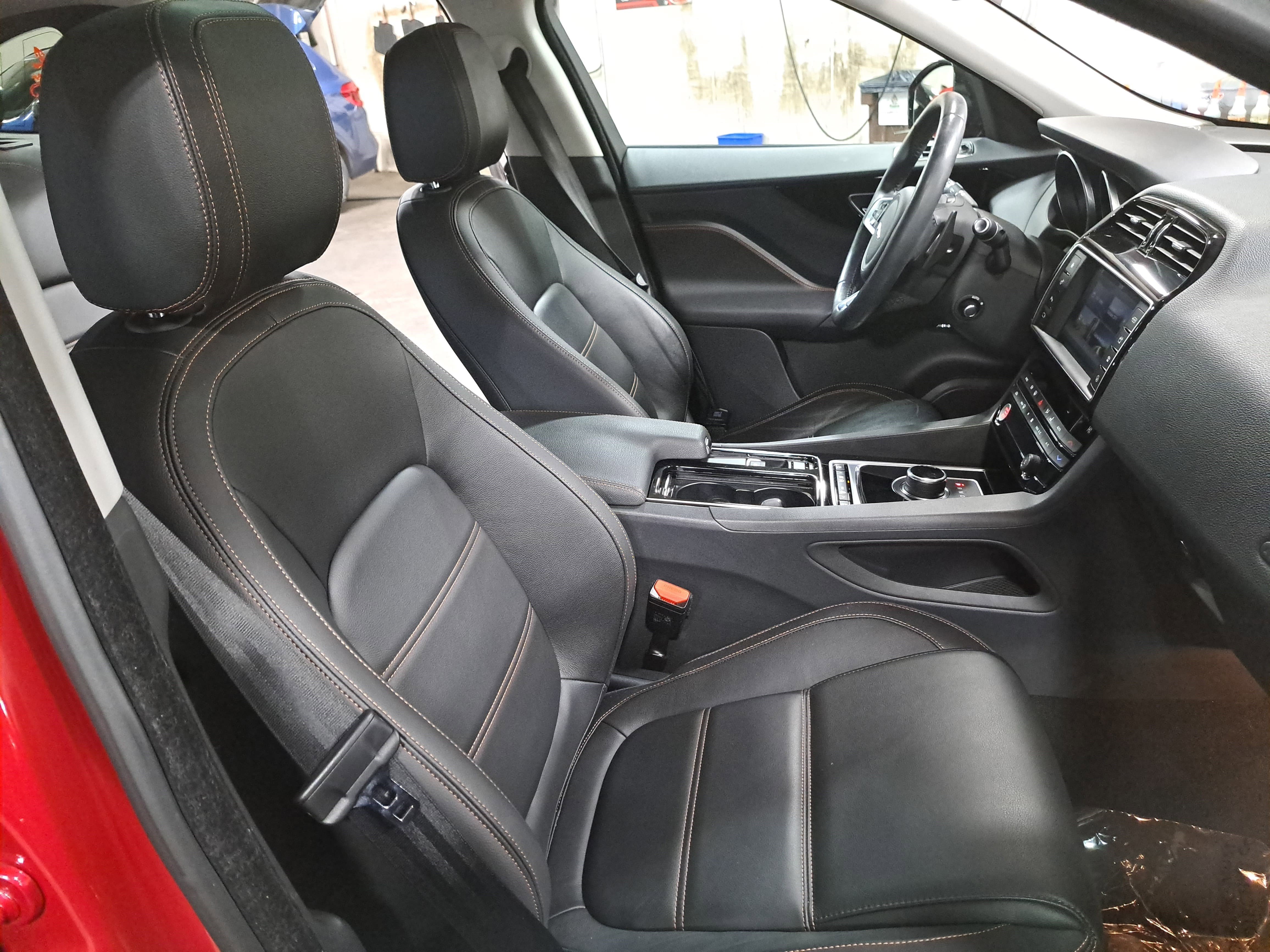 Used 2018 Jaguar F-PACE Prestige image 10