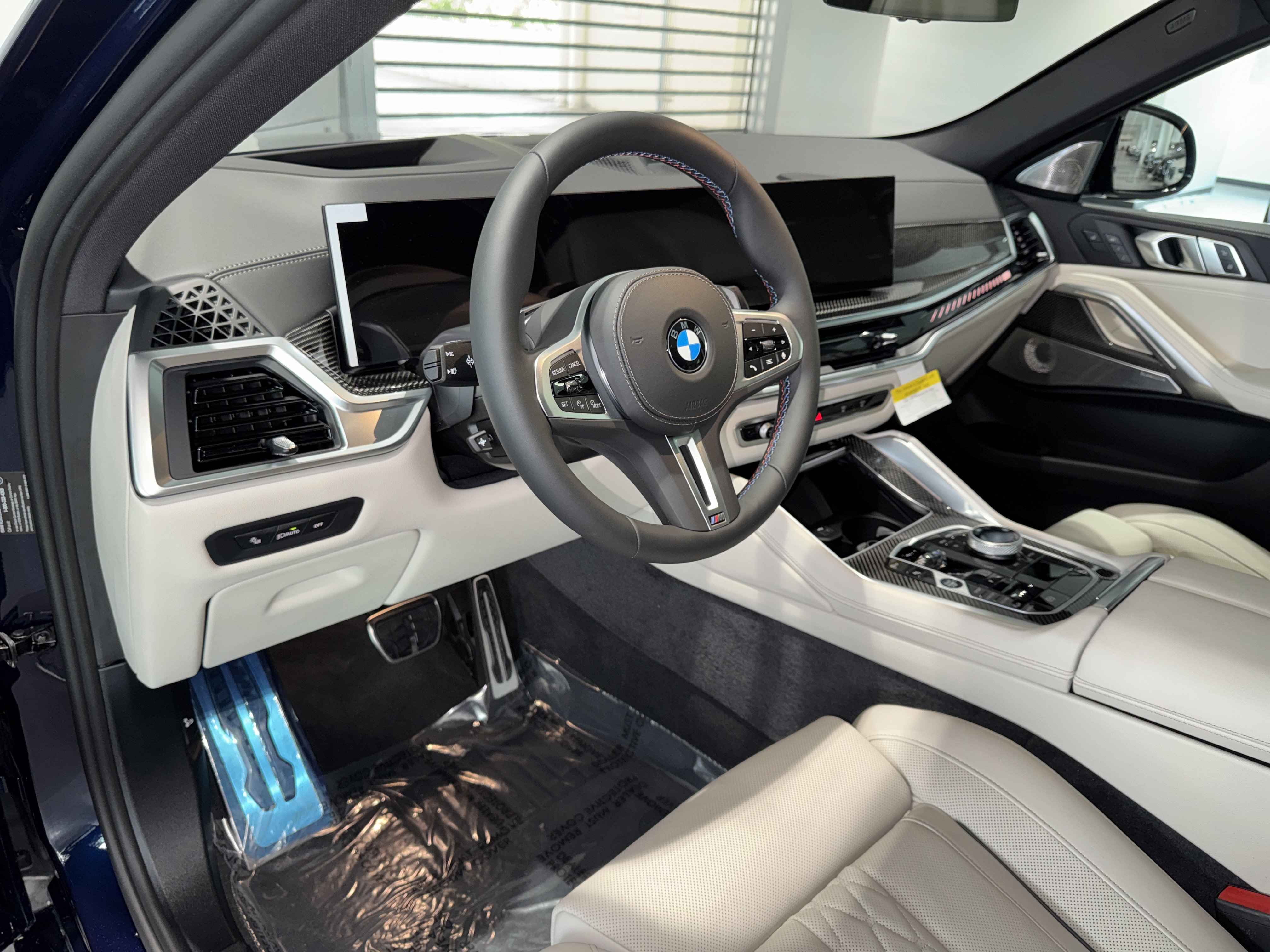 New 2026 BMW X6 M60i image 15