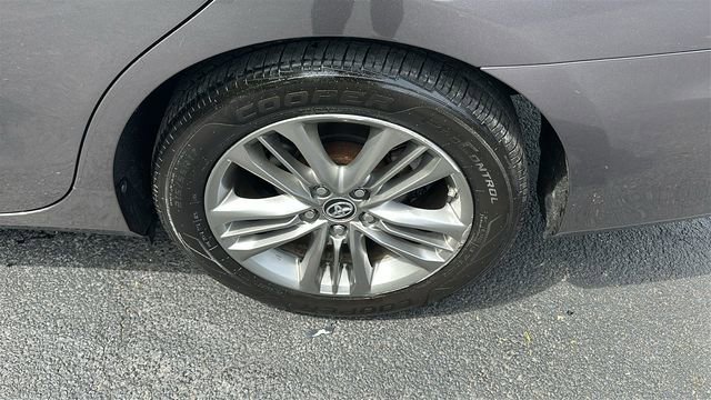 Used 2015 Toyota Camry SE FWD image 29