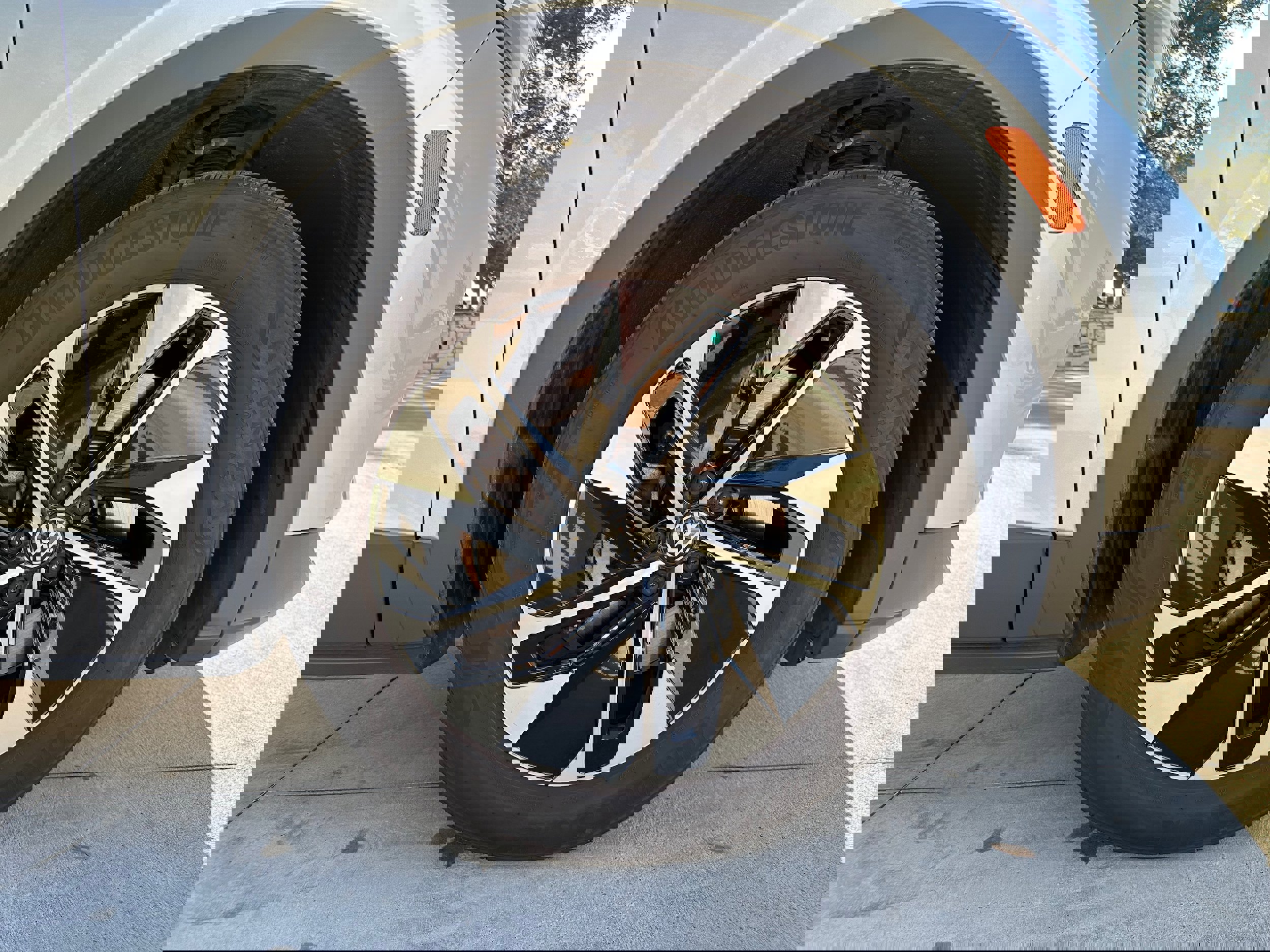 Used 2022 Volkswagen ID.4 Pro image 9