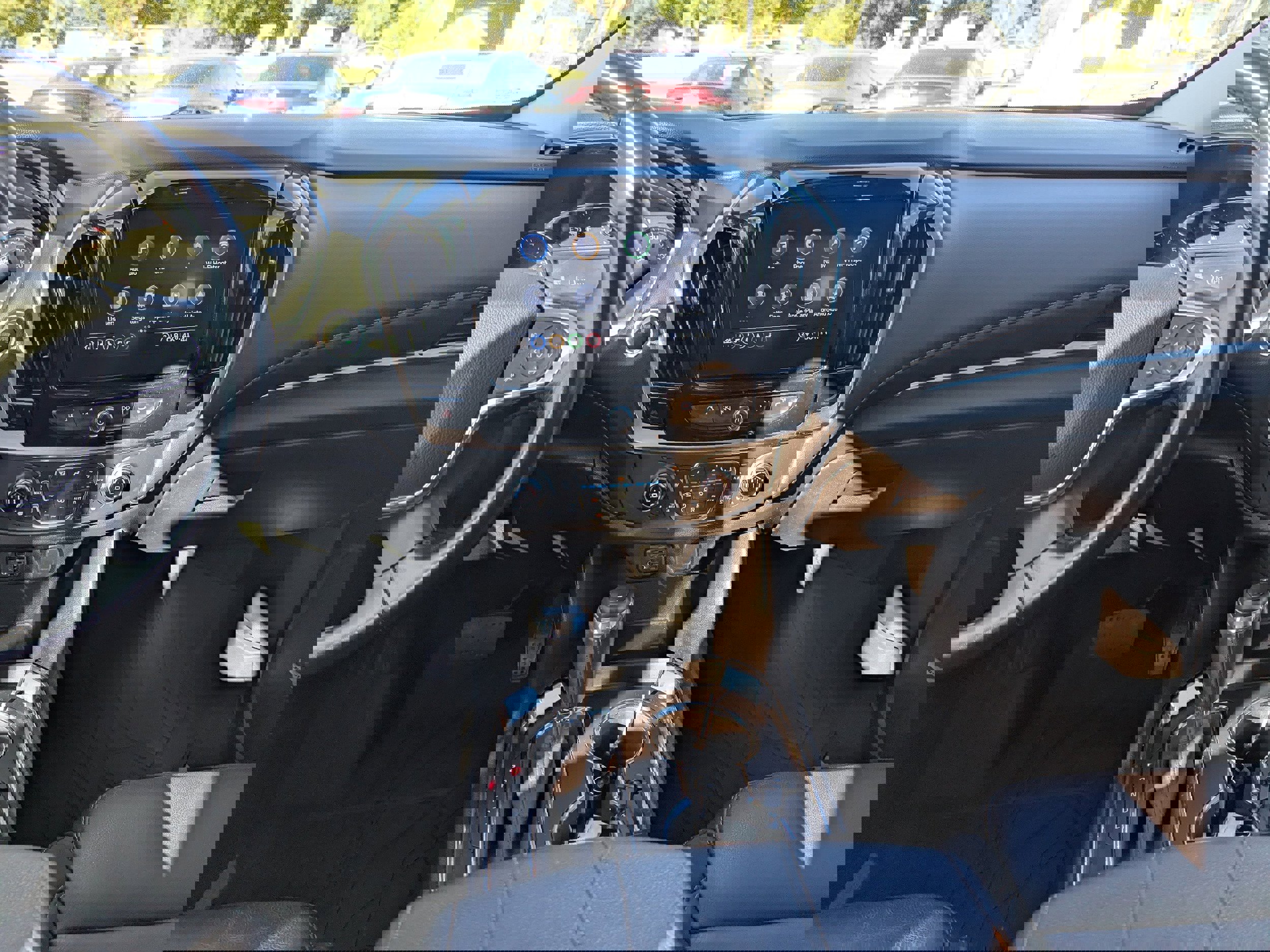 Used 2020 Chevrolet Traverse LT w/ LT Premium Package image 13