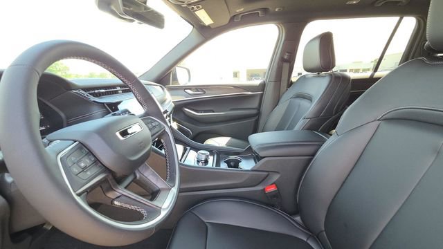 New 2026 Jeep Grand Cherokee L Limited w/ Limited Altitude Package AWD/4WD image 26