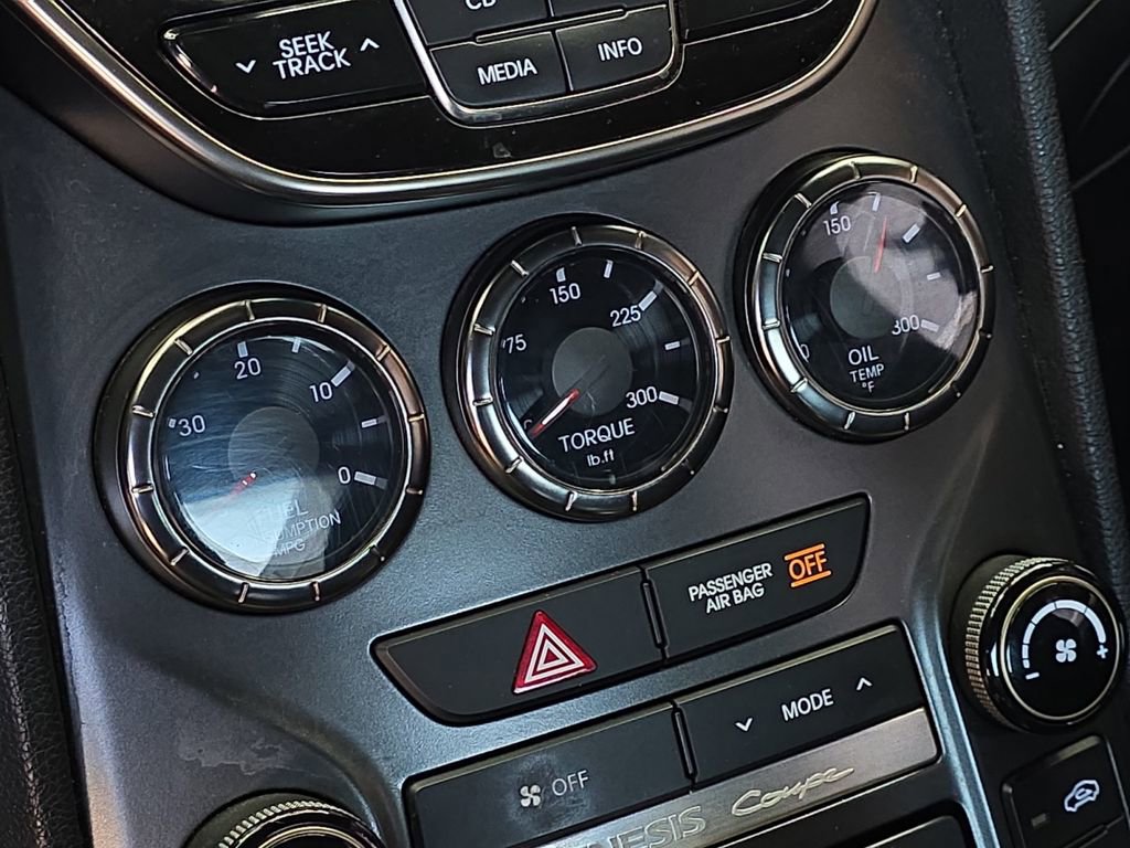 Used 2015 Hyundai Genesis 3.8 image 32