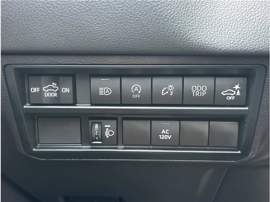 Used 2024 Toyota Tundra Limited w/ Power Package AWD/4WD image 29