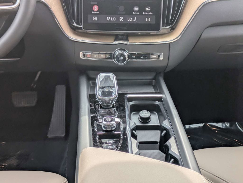 New 2026 Volvo XC60 B5 Core w/ Protection Package Premier AWD/4WD image 20