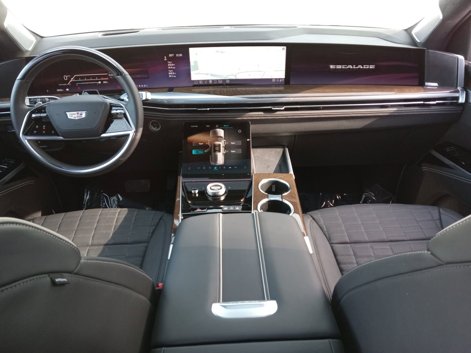 Used 2025 Cadillac Escalade Sport Platinum w/ LPO, ONYX Package image 12