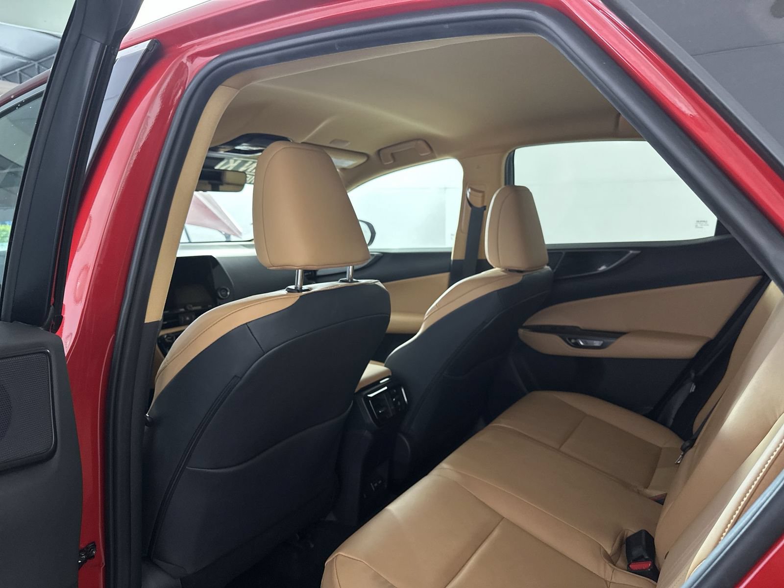 Used 2023 Lexus NX 250 FWD w/ Towing Package (2000 Lbs) image 24
