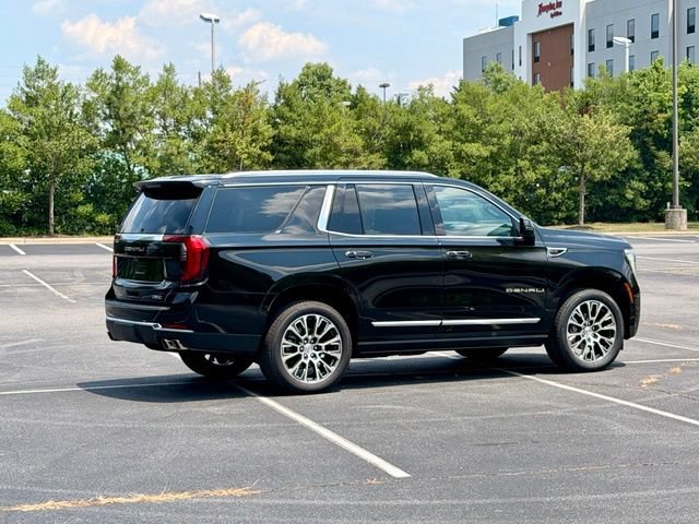 Used 2026 GMC Yukon Denali w/ Denali Reserve Package AWD/4WD image 8