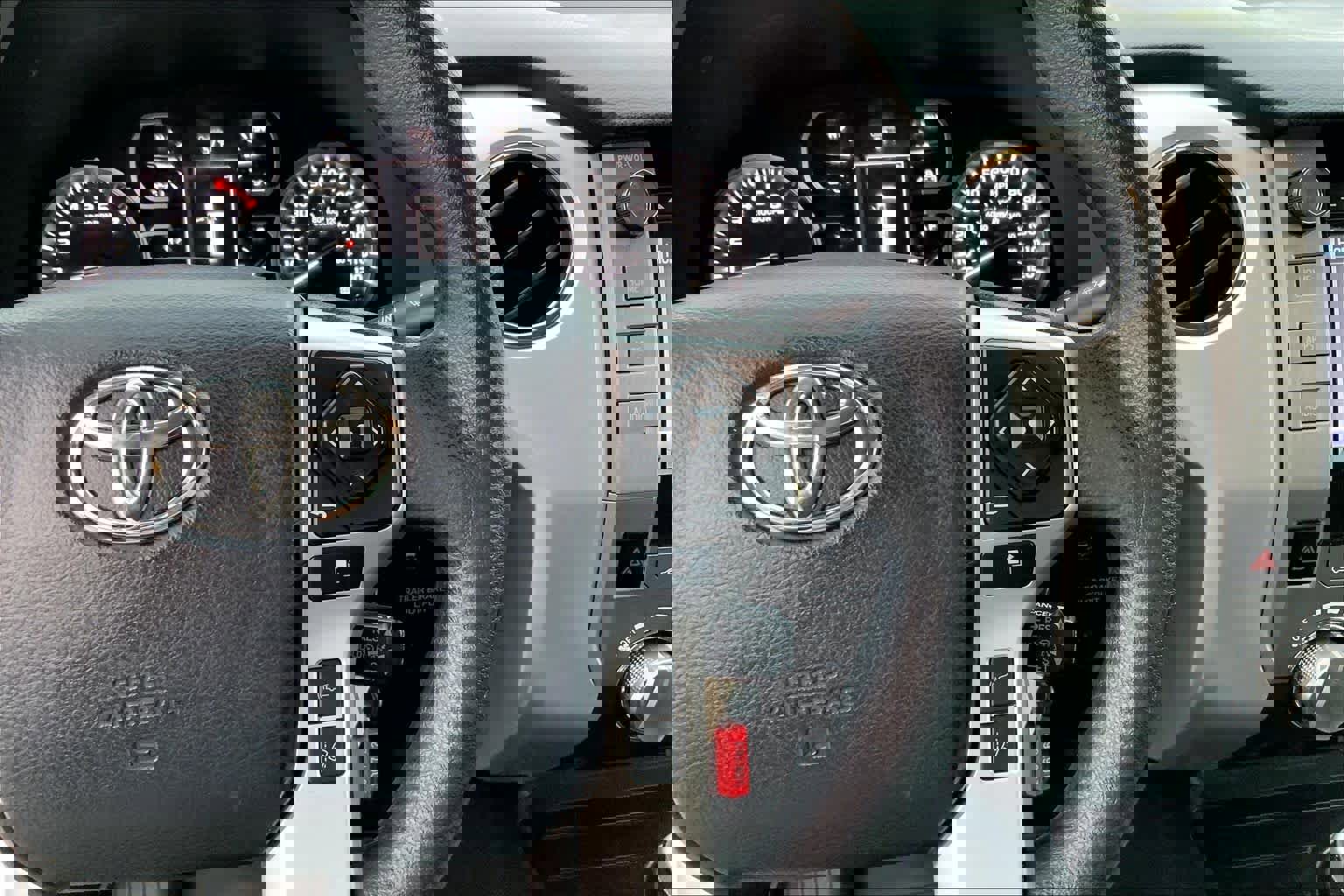 Used 2018 Toyota Tundra SR5 w/ SR5 Upgrade Package image 24