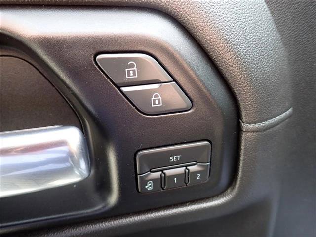 Used 2019 Chevrolet Silverado 1500 High Country w/ Technology Package image 16